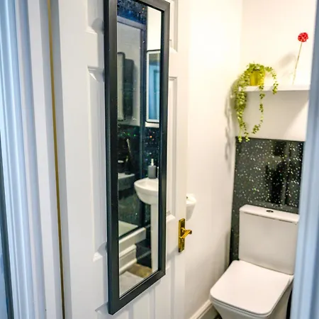 2 Bedroom 2 Bath Ensuite Apartment With Gated Parking New Barnet Exterior photo
