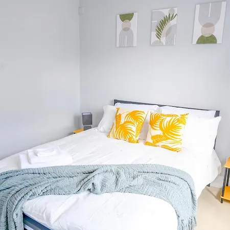 2 Bedroom 2 Bath Ensuite Apartment With Gated Parking New Barnet Exterior photo