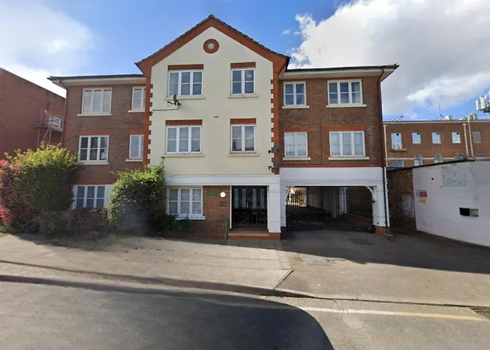 2 Bedroom 2 Bath Ensuite Apartment With Gated Parking