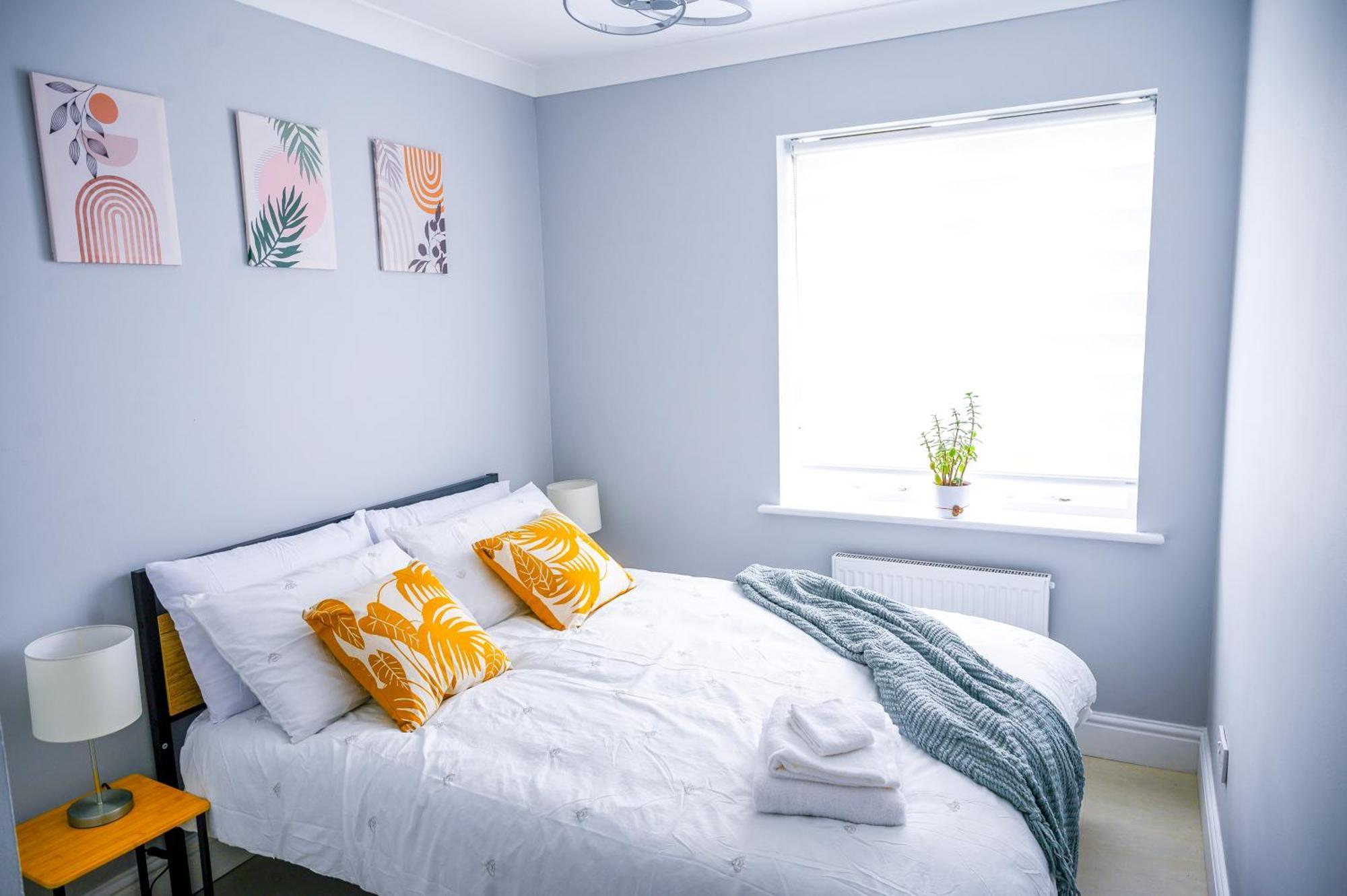 2 Bedroom 2 Bath Ensuite With Gated Parking New Barnet