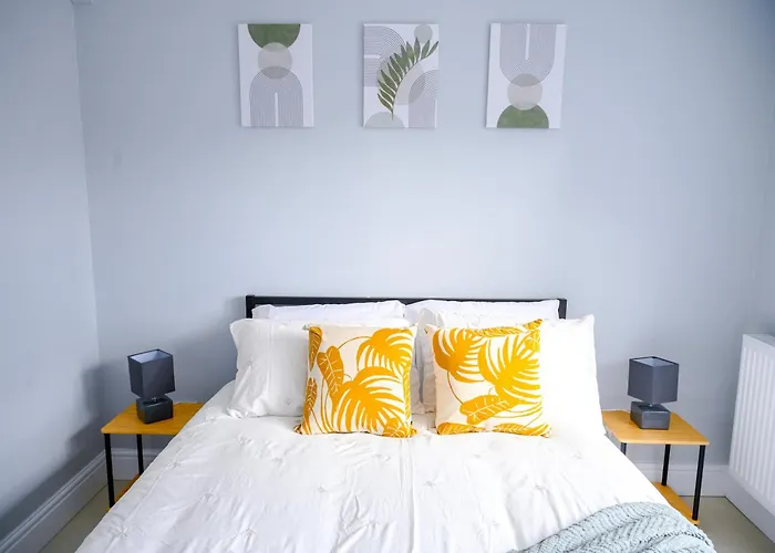 2 Bedroom 2 Bath Ensuite Apartment With Gated Parking