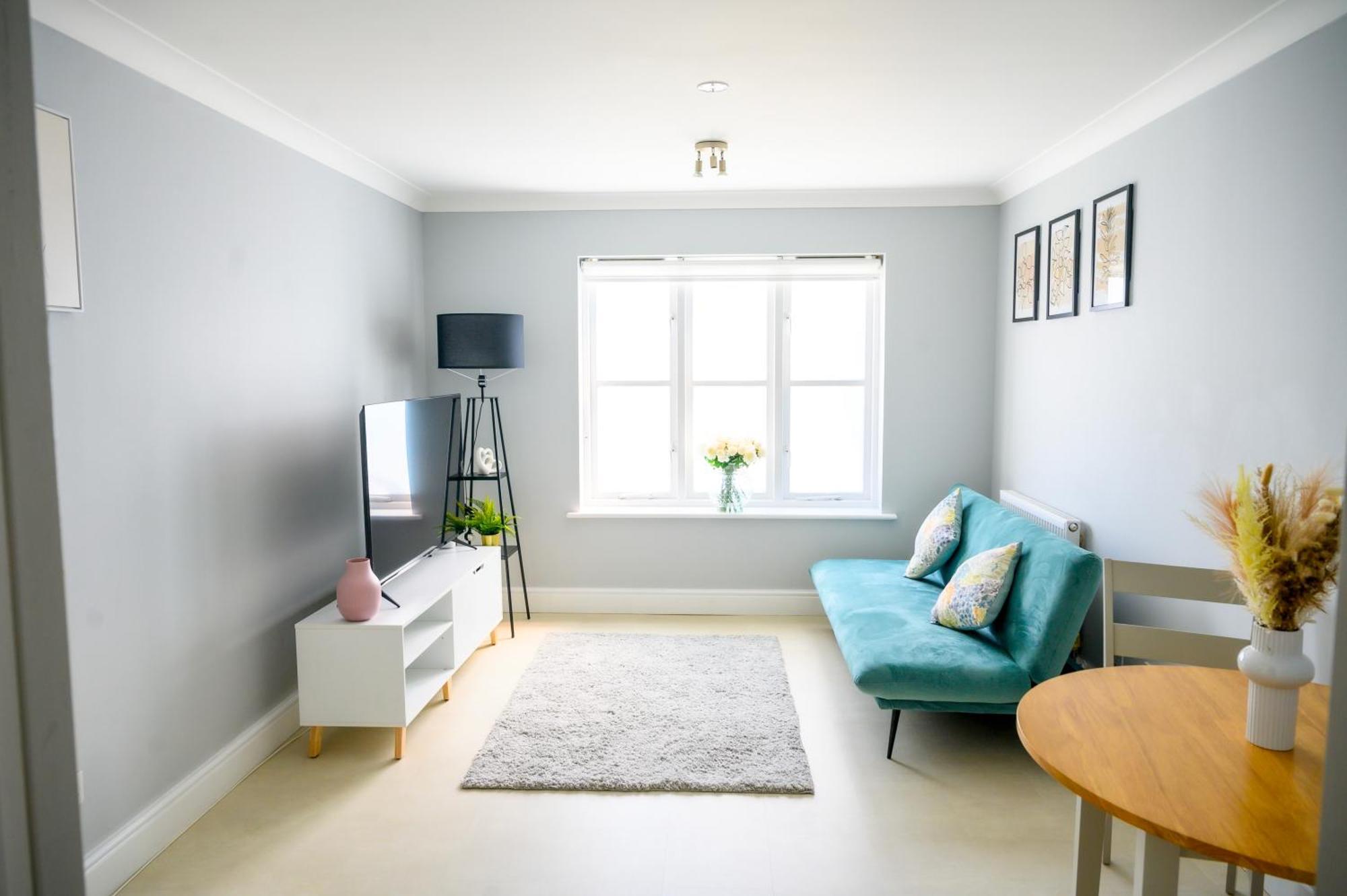 Apartment 2 Bedroom 2 Bath Ensuite With Gated Parking