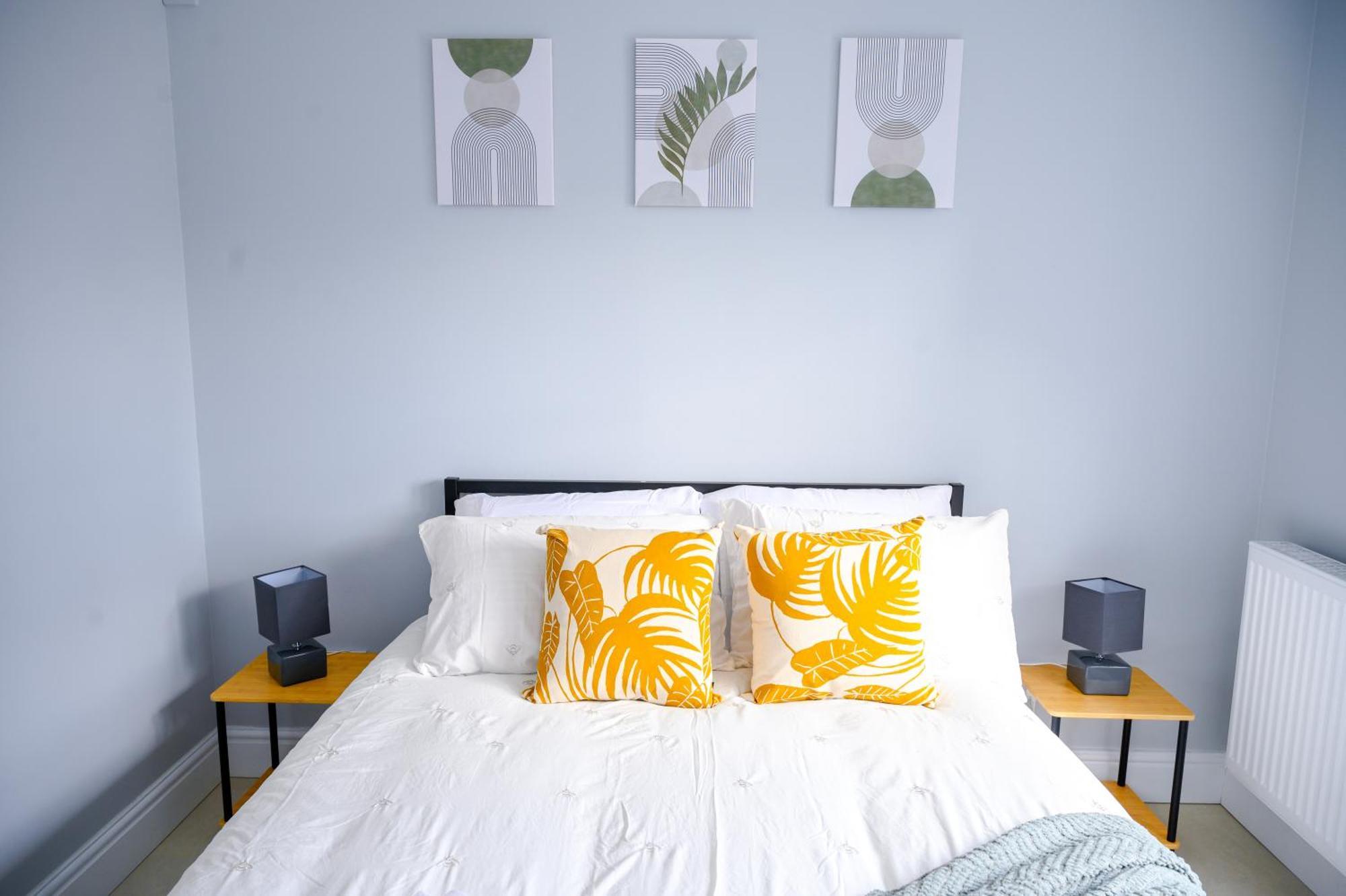 2 Bedroom 2 Bath Ensuite With Gated Parking Apartment New Barnet